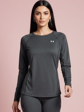 EUC Under Armour Women’s Black Long Sleeve Long Sleeve Shirt Thumb Holes- Size S